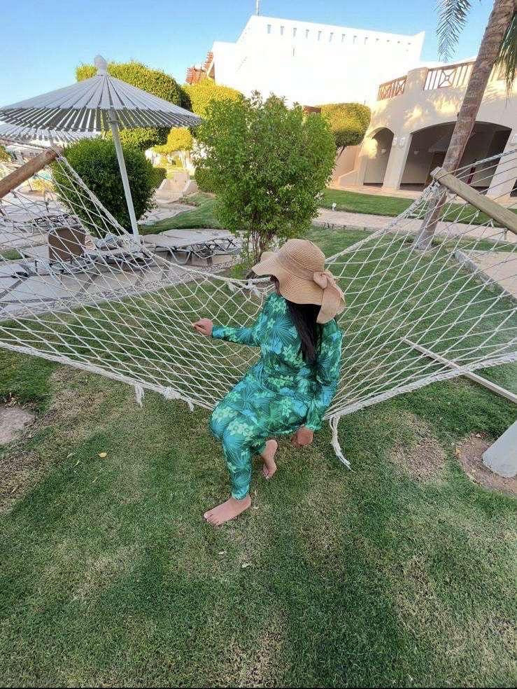 Tropical green